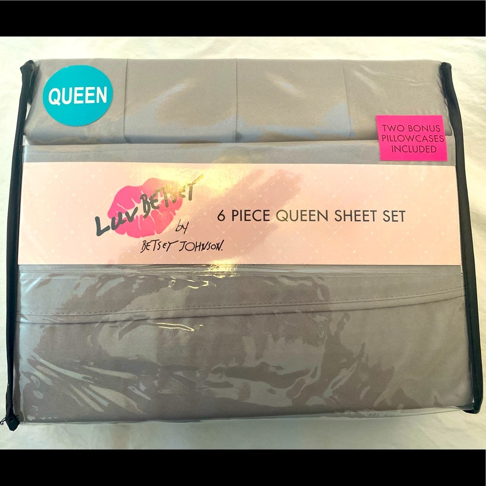 NWT Betsey Johnson 6pc Sheet Set- Gray - Queen!